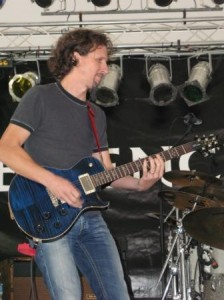 Duff (Ace of Cakes) plays a set at Experience PRS 2009.