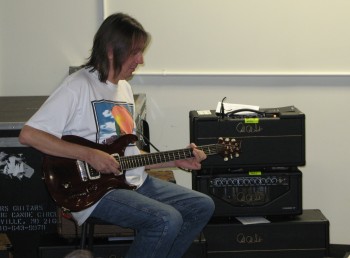 Nick Moroch demoing some new PRS boutique amps