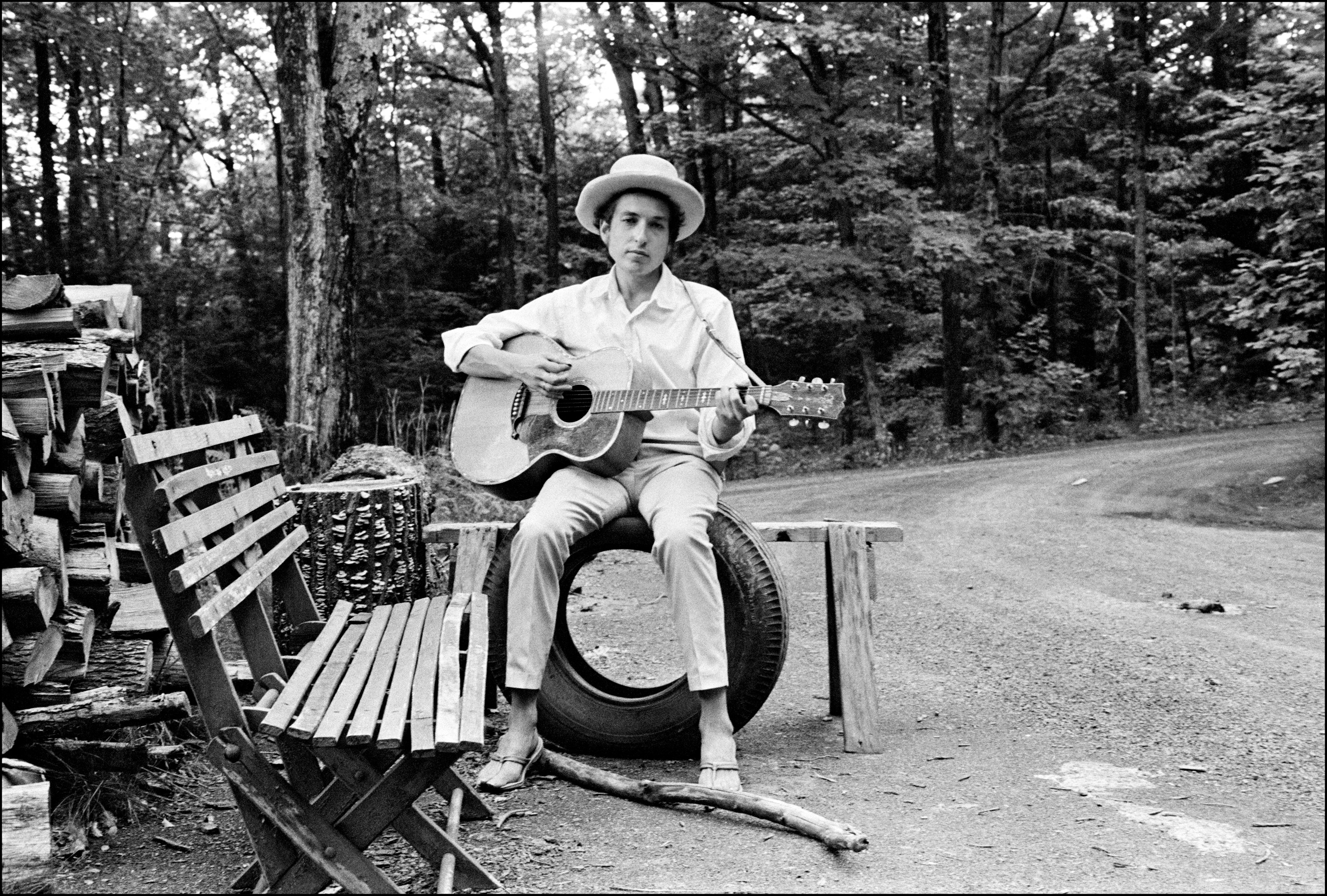 Bob Dylan, outside his Byrdcliffe home, Saturday Evening Post session, Woodstock, NY, 1968. Photo By ©Elliott Landy, LandyVision Inc.