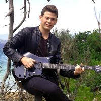 Brotherhood of the Guitar – Lucas Peaquin