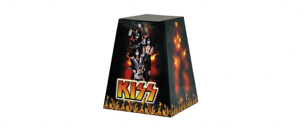 KISS-Urn-Monument | GuitarInternational.com